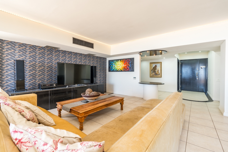 To Let 4 Bedroom Property for Rent in Sea Point Western Cape